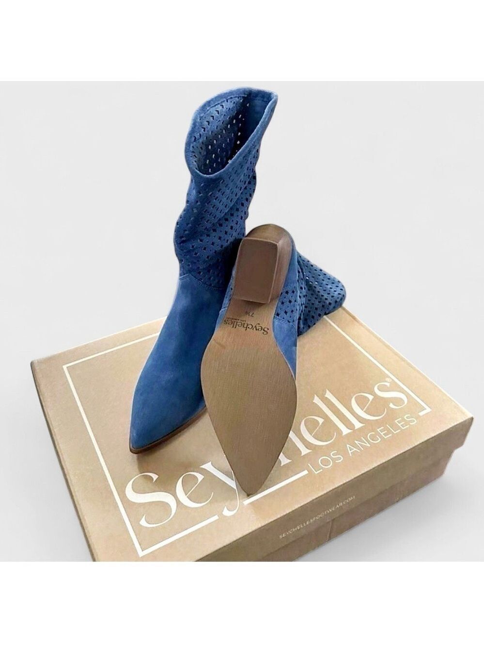 Seychelles Diva Blue Suede Perforated Mid-Calf Boots Size 7.5 NWT - Picture 10 of 11